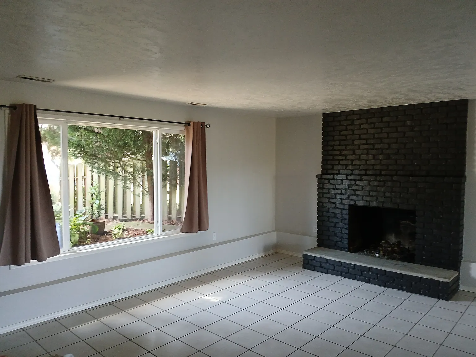 261 Amanda Court — Photo 4