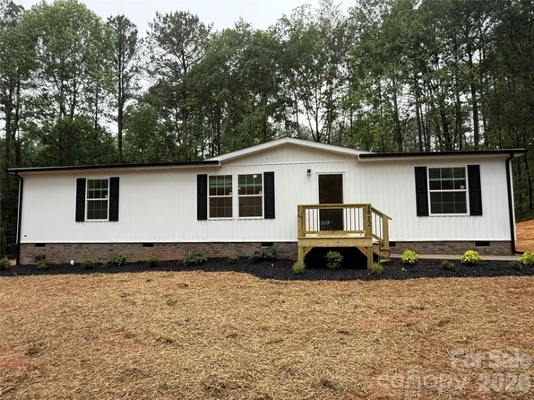 3912 Scott Rd, Morganton, NC 28655
