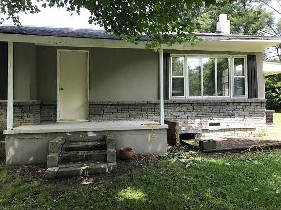 3rd image of 2208 Vincent Ln