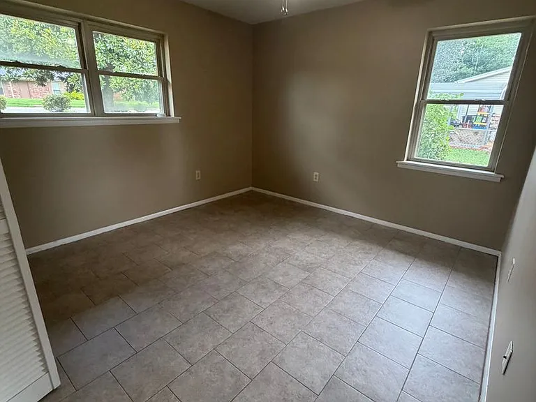 829 Maple Shade Rd — Photo 9