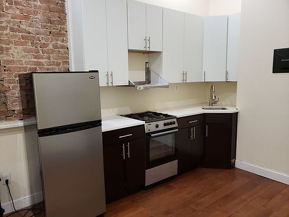3rd image of 353 Tompkins Ave #Rr1