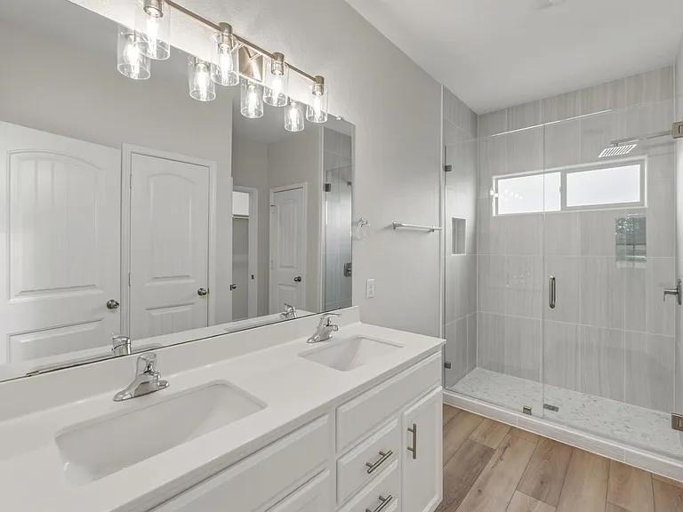 301 Serpentine Ln — Photo 18