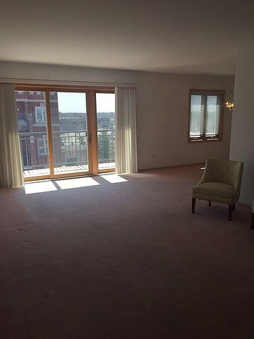 1st image of 5000 Warren St #603