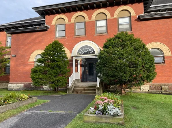 60 North St APT 14, Dalton, MA 01226