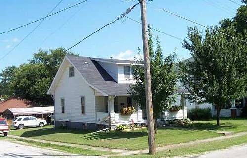 5th image of 312 Linn St