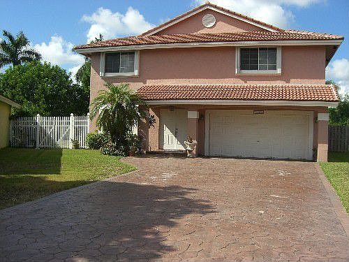 Long driveway, paved.