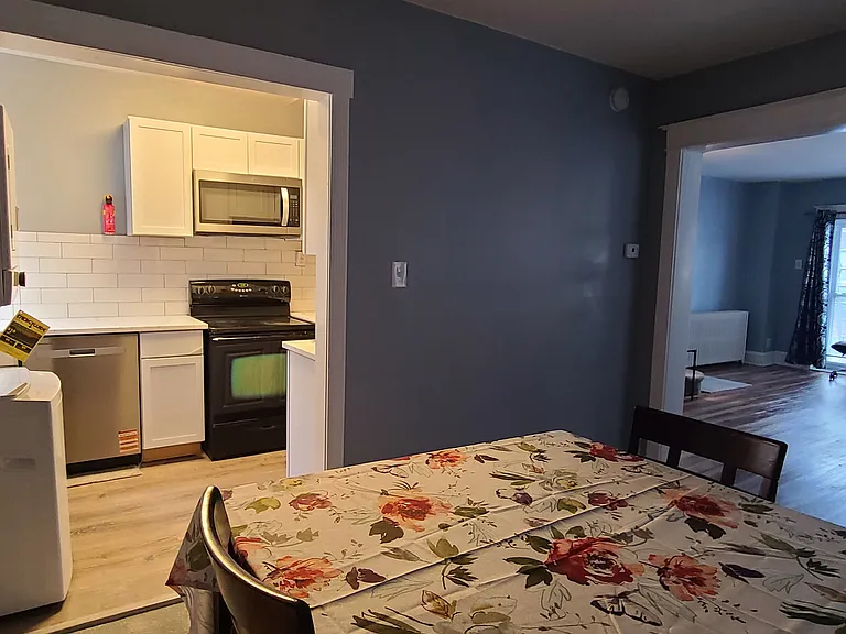210 Long Ln — Photo 13