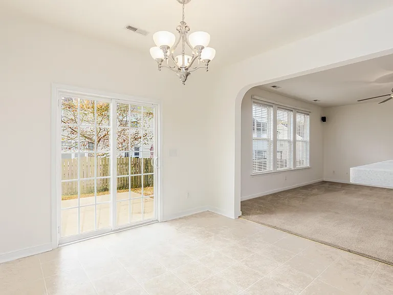 504 Queensbury Ln — Photo 17