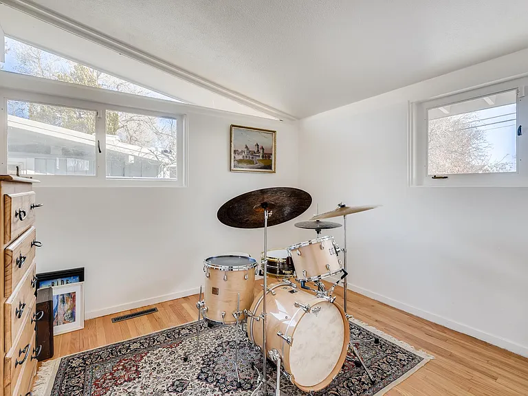 2596 S Meade St — Photo 13