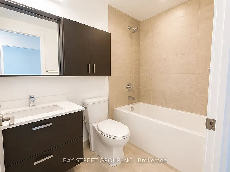 50 Upper Mall Way #912 — Photo 8