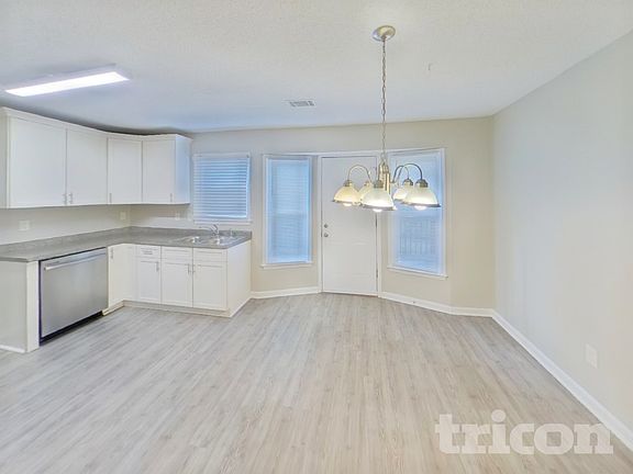 2nd image of 1444 Riverwood Ct