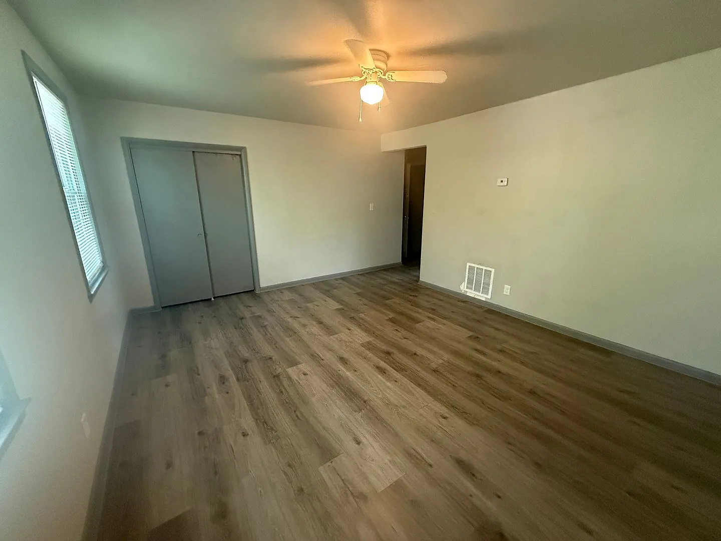 3405 Frankford Ave — Photo 2