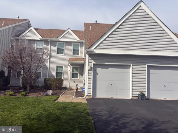 27 Aspen Ct, Bordentown, NJ 08505