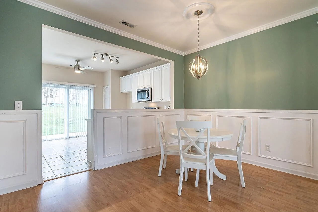 3 bed, 2.5 bath, 1687 sqft, $1,925 — Photo 4