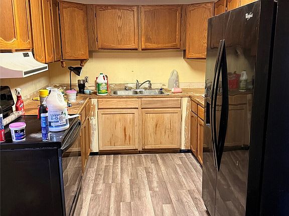 4th image of 3511 SE 6th Street