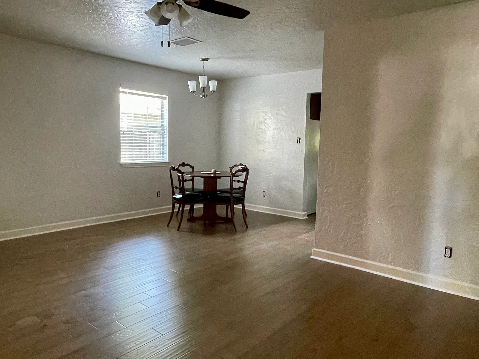 3 bed, 1100 sqft, $1,900 — Photo 3