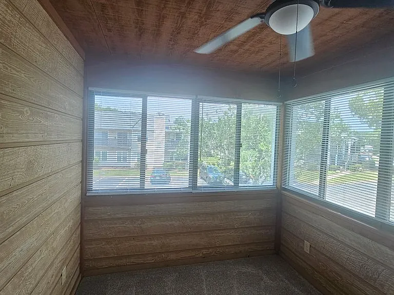 526 Glenn Regis Way — Photo 32