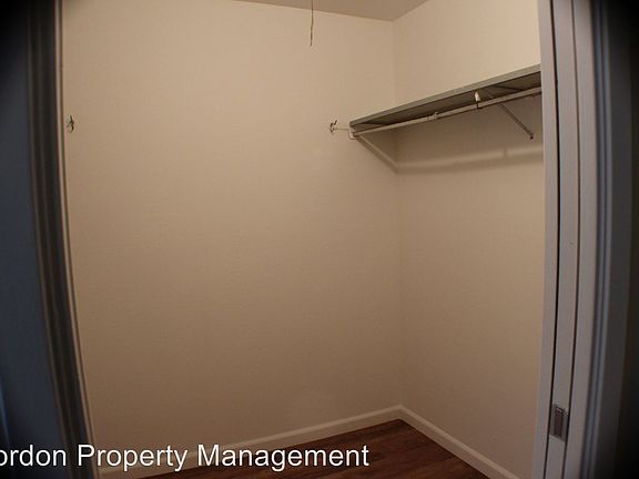5th image of 30 Parkridge Dr APT 01