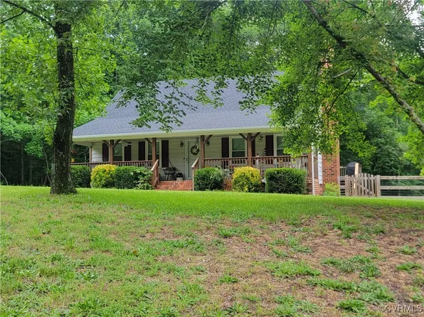 4540 Woodview Dr, Sandston, VA 23150