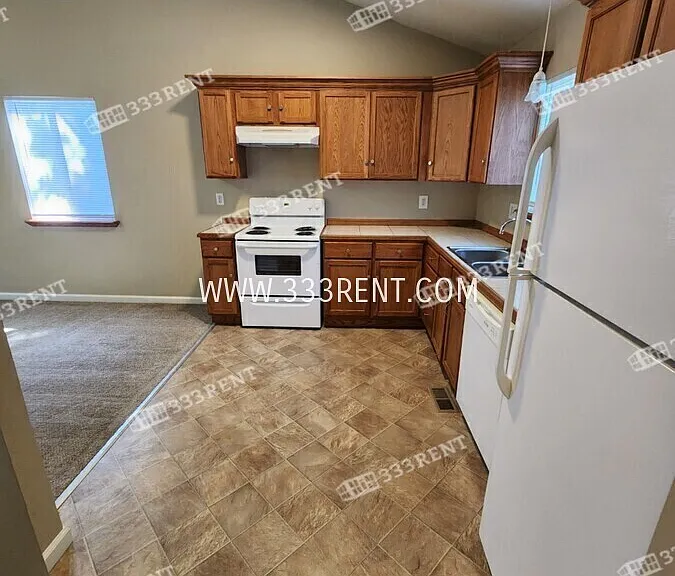 6404 E 155th St — Photo 5