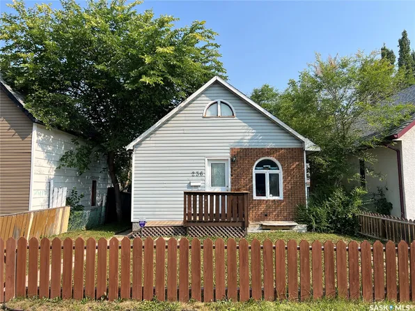 236 9th Street E, Prince Albert, SK S6V 0X6