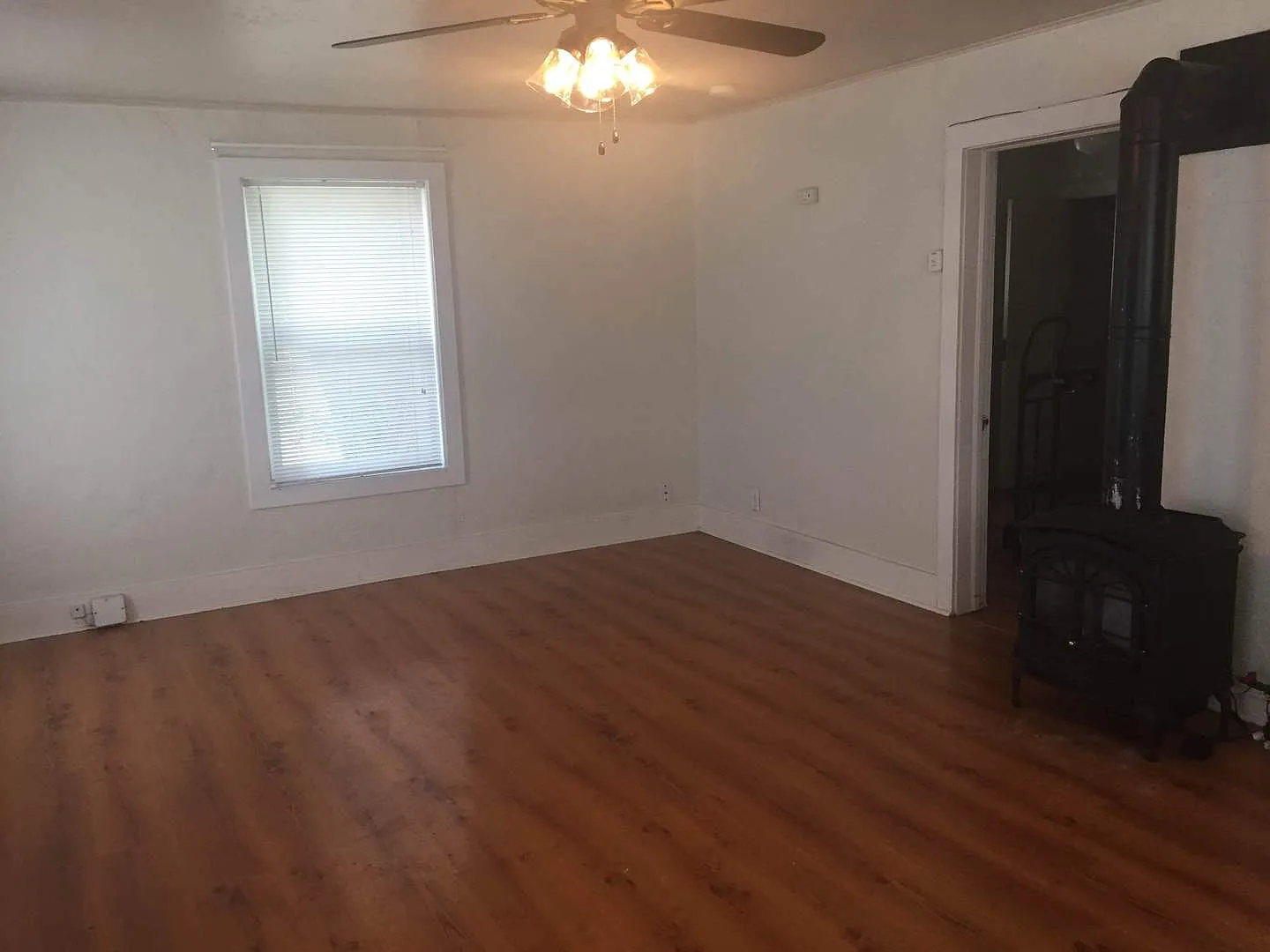 1BD/1BA House for Rent — Photo 4