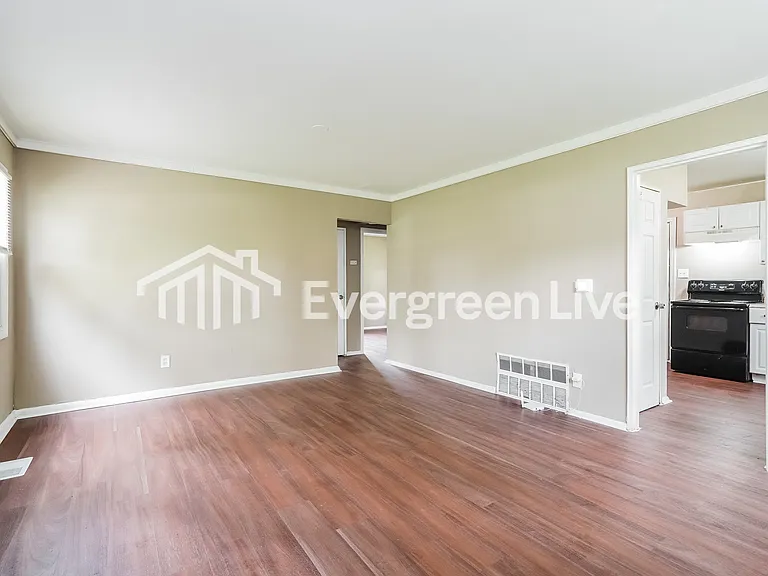 939 Colgate Rd — Photo 4
