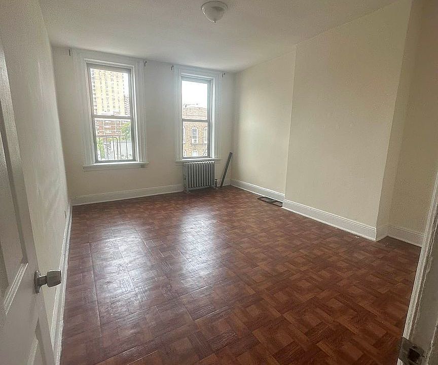 2nd image of 82 Graham Ave APT 4F