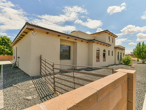 5th image of 8024 Canoncito Dr NW