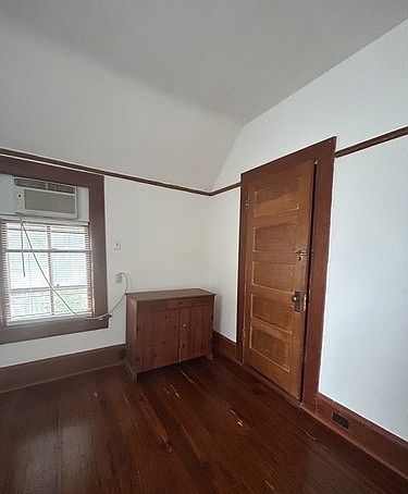 2nd image of 618 NE 2nd St #W