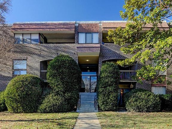 2nd image of 415 Christopher Ave #11