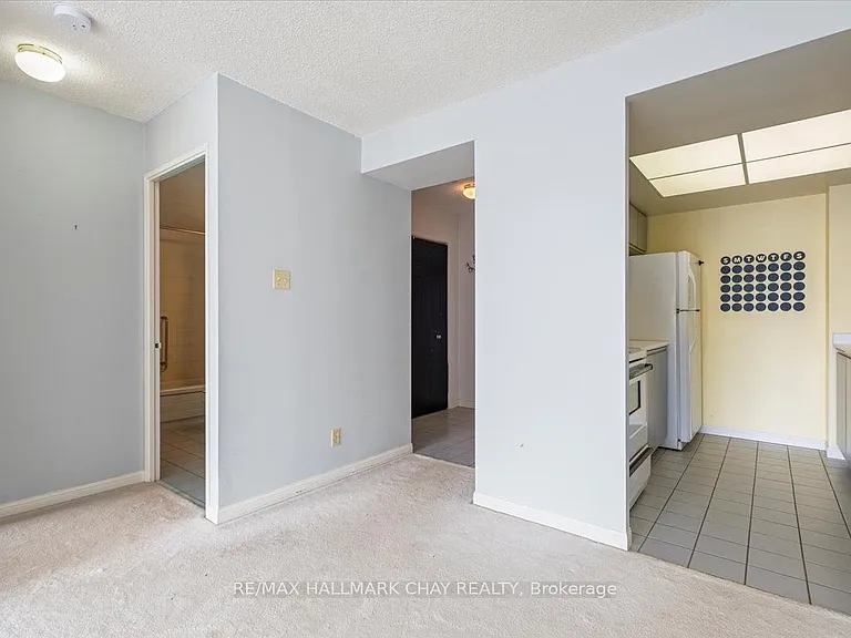 65 Ellen St #607 — Photo 9