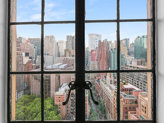 4th image of 45 Tudor City Pl APT 2004