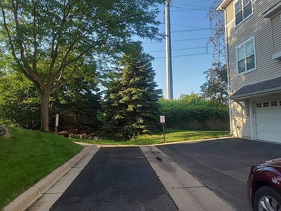 4th image of 1678 Village Trl E Unit 1