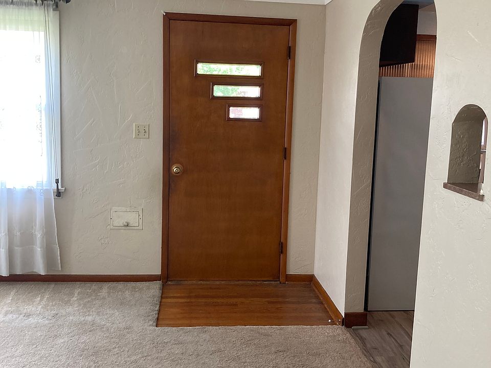 1st image of 121 School Ave