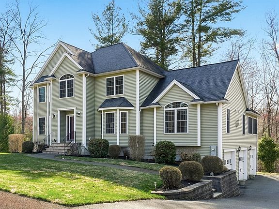 3rd image of 10 Rolling Meadows Ln