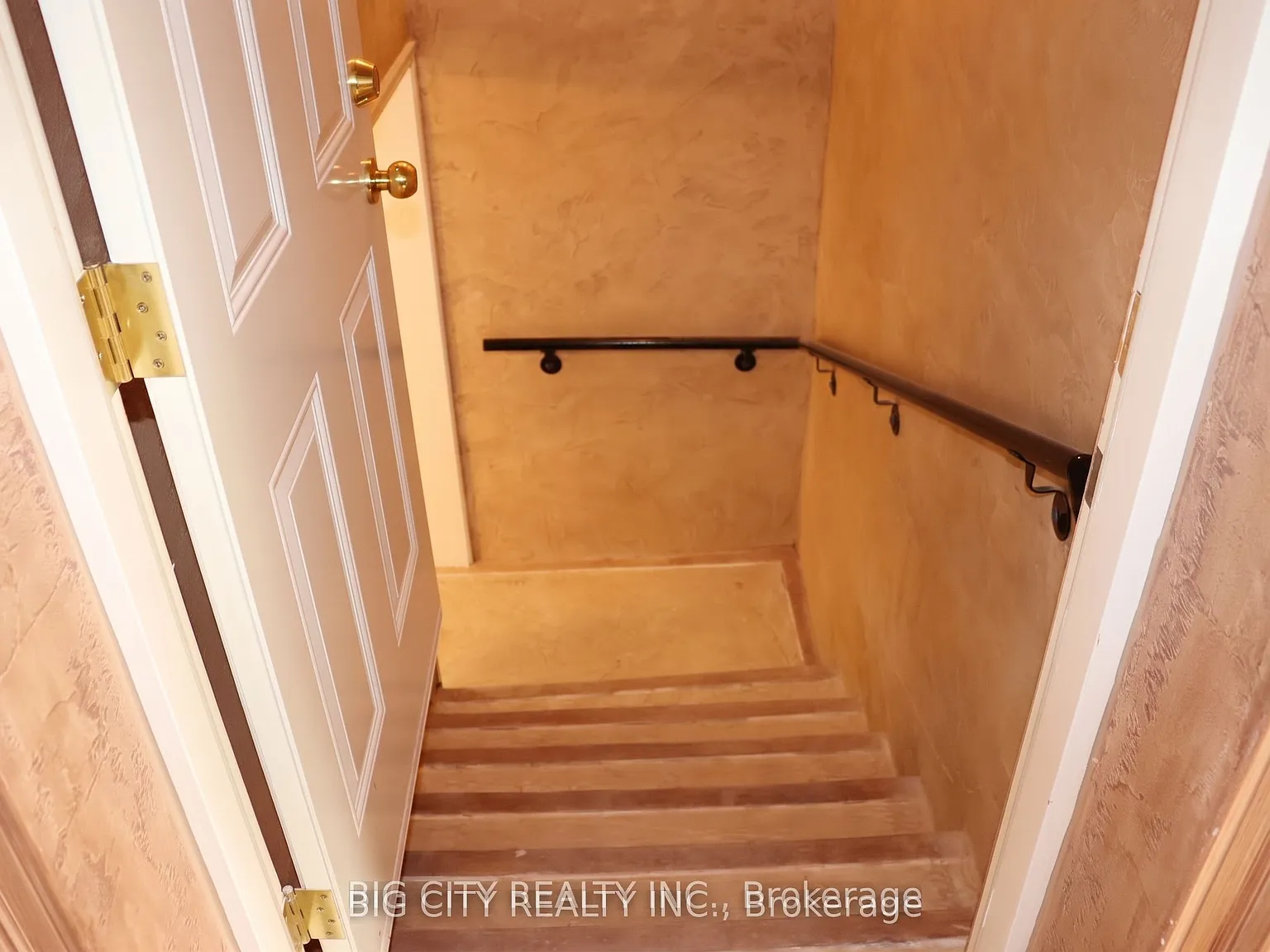 2 bed, $1,800 — Photo 3