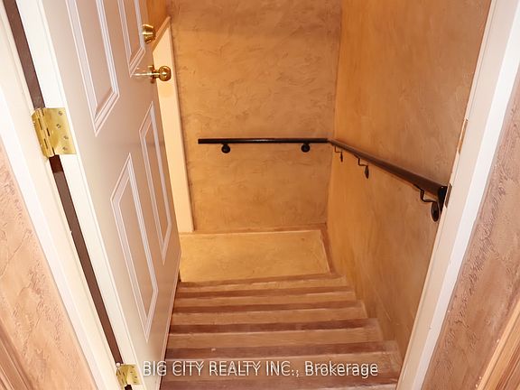 3rd image of 30 Lozoway Dr