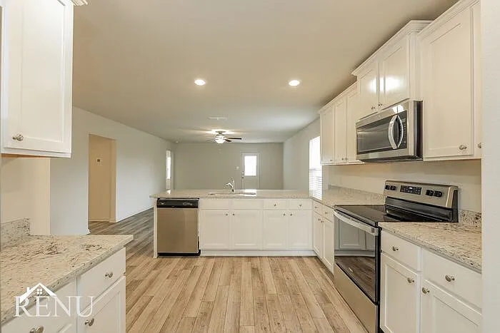 3 bed, 2.0 bath, 1525 sqft, $1,715 — Photo 4