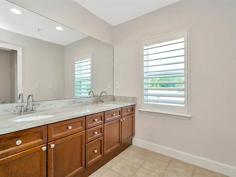 3213 Marcellus Cir — Photo 24