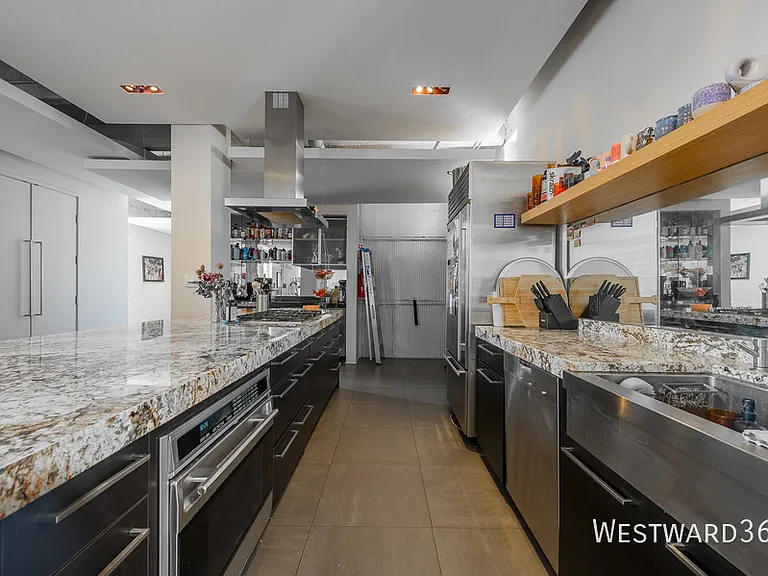 321 S Jefferson St #4 — Photo 3