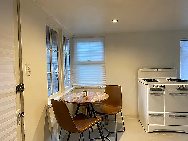 166 S Poli St #B — Photo 7