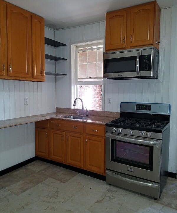 1st image of 10 Arbor St #2