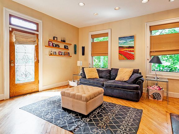 3rd image of 652 City Park Ave