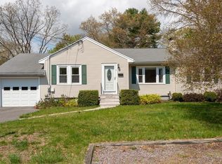 5 Francis Rd, Sharon, MA 02067