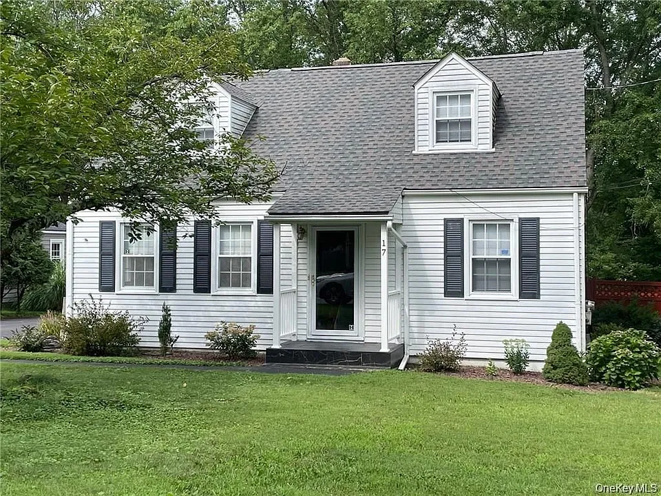 17 Kinderhook Dr
