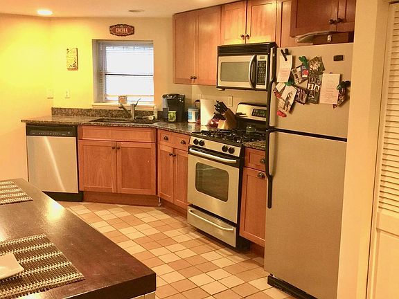 2nd image of 4424 N Maplewood Ave #G