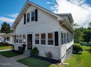 10 Edward St, Cohoes, NY 12047