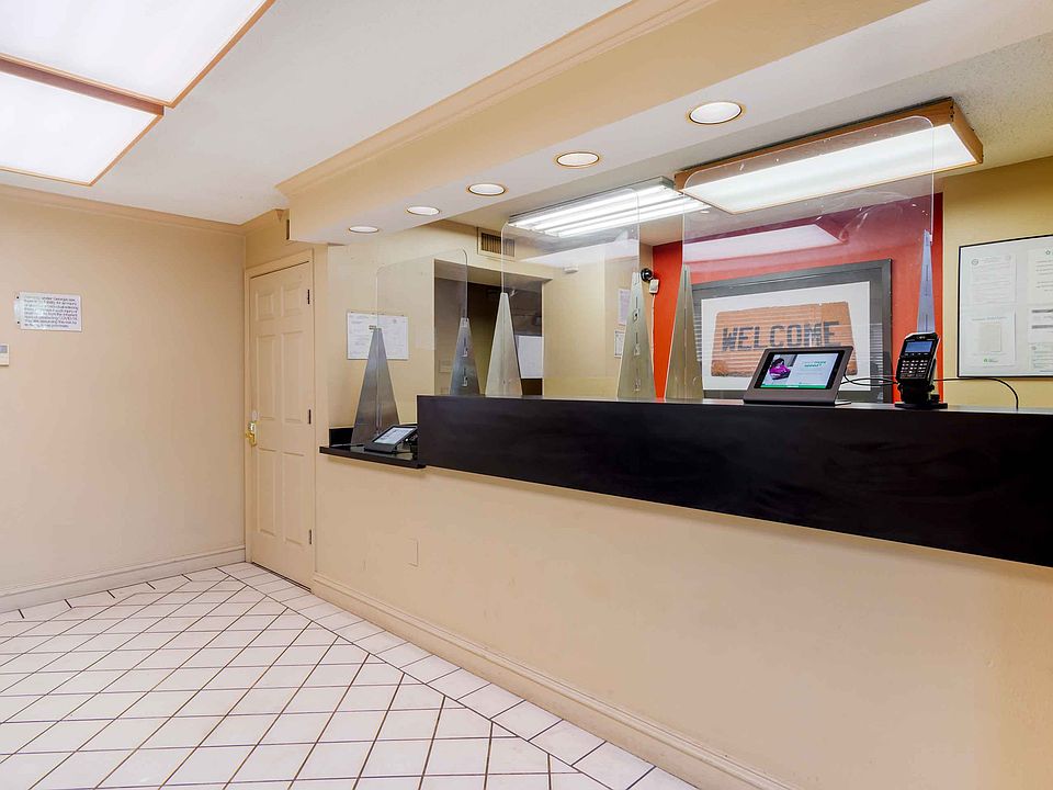 Lobby and Guest Check-in