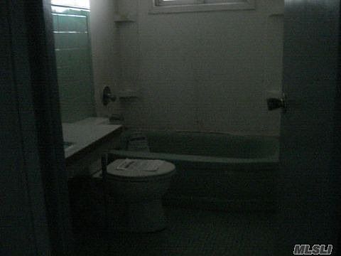 4th image of 51 Lisa Dr